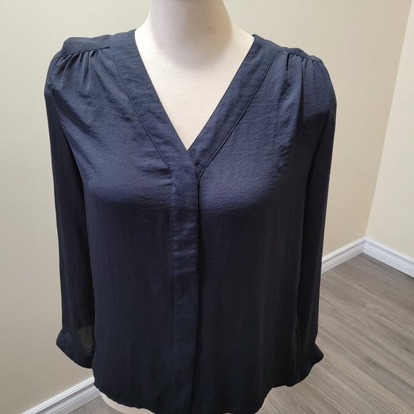 Black long sleeves blouse vneck - Picture 1 of 8